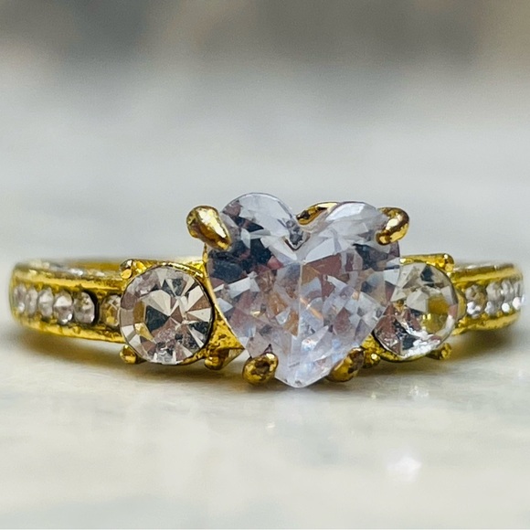 Jewelry - Gold Heart Crystal Ring gold tone